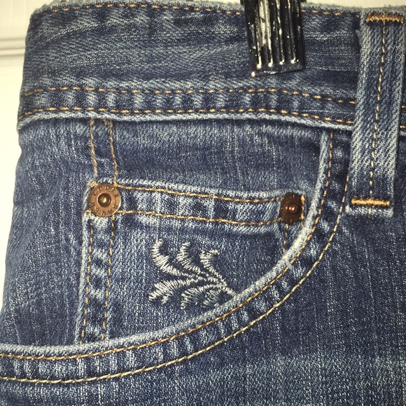 Eddie Bauer Woman's Embroidered Natural Fit Denim Jeans Size 12R - Picture 4 of 14